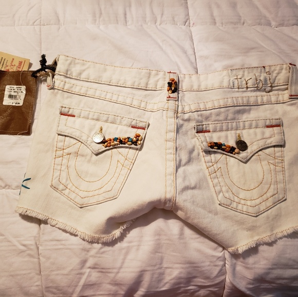 True religion shorts NWT😃 - Picture 2 of 3